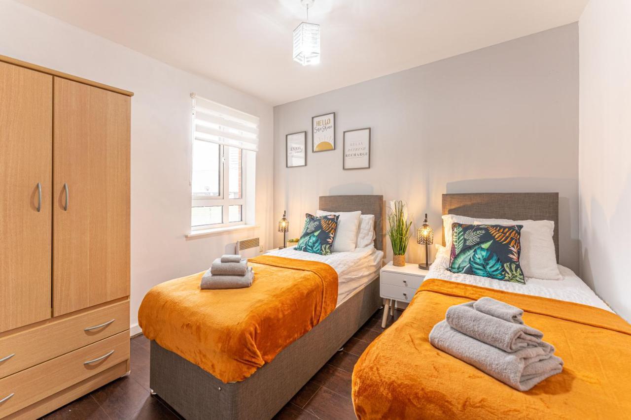 Centre Flat: Accessible Family Haven With Free Parking * Coventry